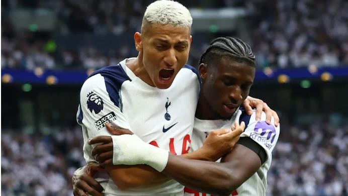 Richarlison sẽ đủ sức gánh vác hàng công Tottenham?