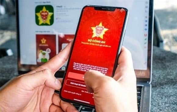 Khi cần tạm giữ giấy tờ, cảnh sát giao thông sẽ thực hiện trực tuyến và cập nhật vào cơ sở dữ liệu xử lý vi phạm.
