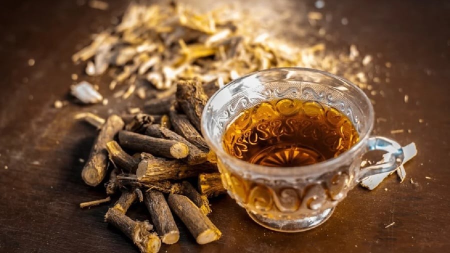 Cam thảo mang lại nhiều lợi ích cho sức khỏe, trong đó có việc hỗ trợ kiểm soát đường huyết.