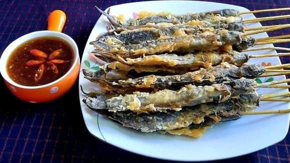 Đáng chú ý, cá kèo khô sau khi được sơ chế, tẩm ướp gia vị và phơi khô tự nhiên hiện có giá bán lên tới 700.000 đồng/kg đối với loại hảo hạng.