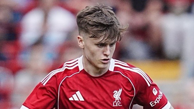Liverpool mua sắm mạnh tay, song cũng bán cầu thủ hiệu quả trong hè 2025.