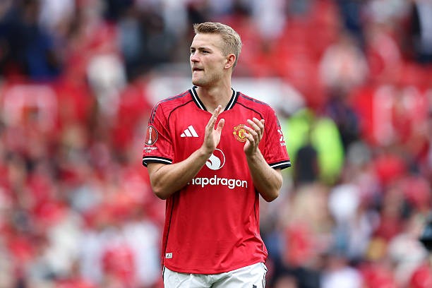 De Ligt có một trận đấu hay.