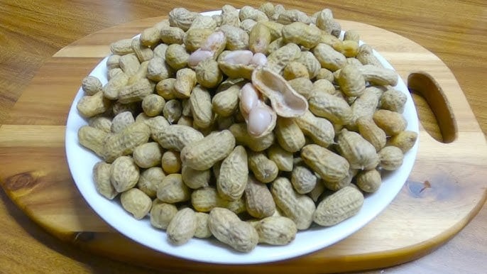Luộc lạc đừng cho muối, thêm thứ này vào lạc mềm ngọt gấp 3 lần