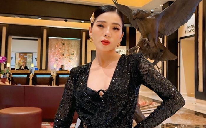 Lệ Quyên đáp trả khi được khuyên 'giàu có nên làm từ thiện'
