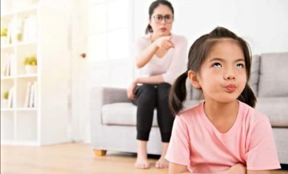 Những đứa trẻ hay cãi lý thường lớn lên với lập trường vững vàng, khả năng diễn đạt tốt và tự tin bảo vệ quan điểm của mình.