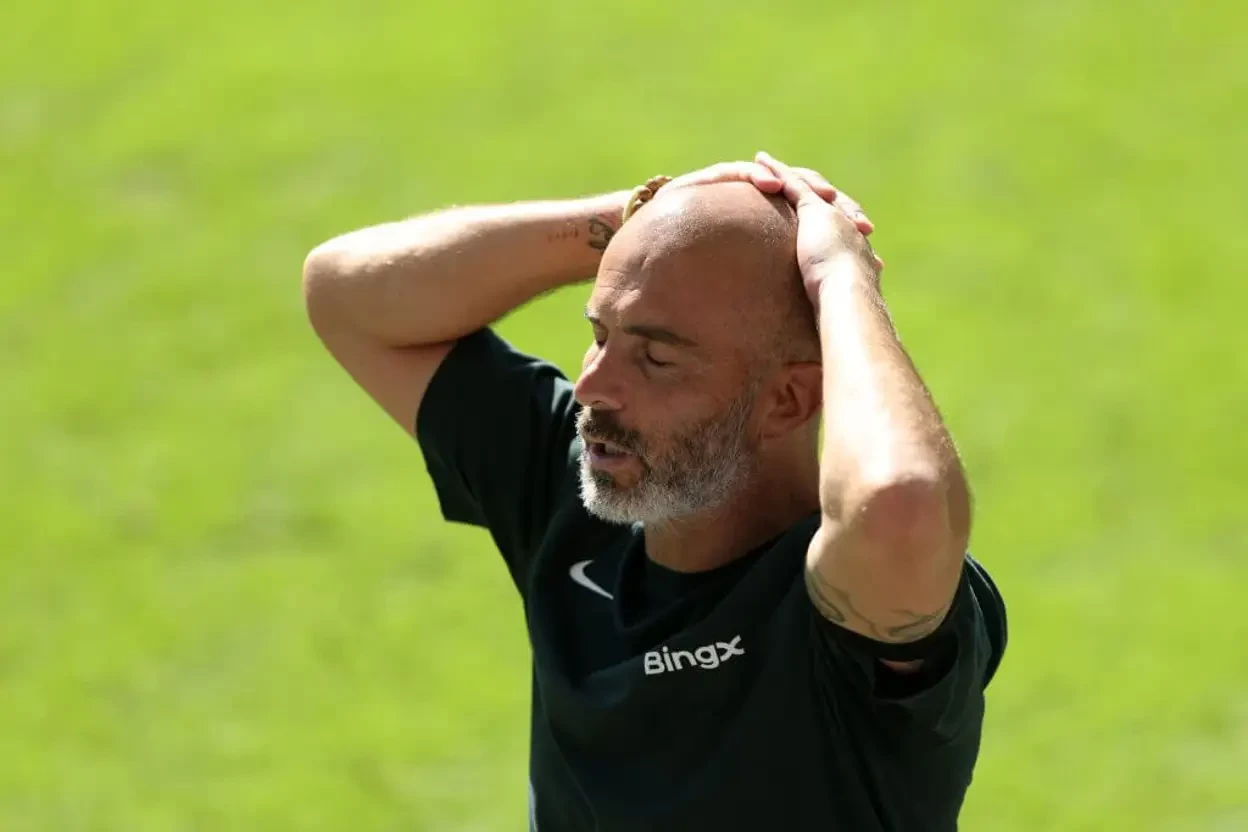 Maresca yêu cầu BLĐ Chelsea phải tìm người thay thế ngay khi Colwill chấn thương