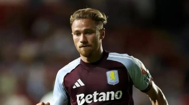 Matty Cash có thể quay lại Nottingham.