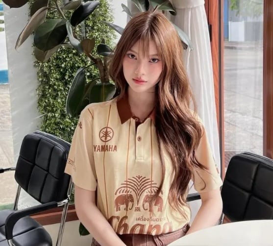 Gam nâu mật ong mang hơi thở của sự ấm áp, gợi liên tưởng đến ánh nắng nhẹ trong mùa thu.