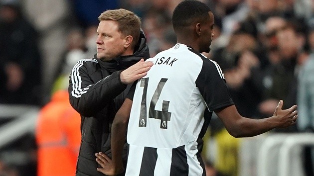 Eddie Howe muốn Isak ở lại