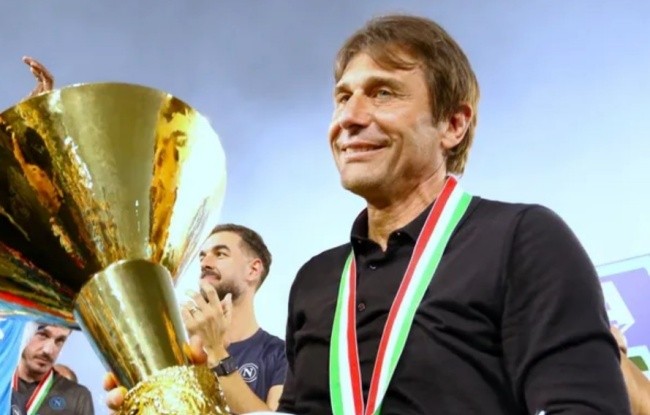 Napoli của Conte vô địch Serie A 2024/25.