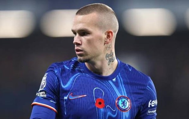 Mykhaylo Mudryk chuyển tới Chelsea vào tháng 1/2023 dù được Arsenal theo dõi sát sao.