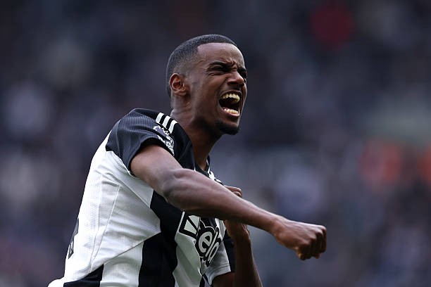 Liverpool đã đáp ứng 2/3 tiêu chí cho Isak.