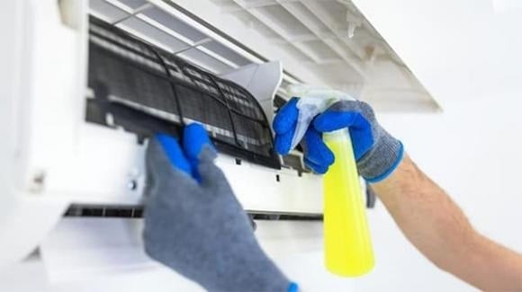Berzolla khuyến cáo nên bảo trì và kiểm tra điều hòa định kỳ.