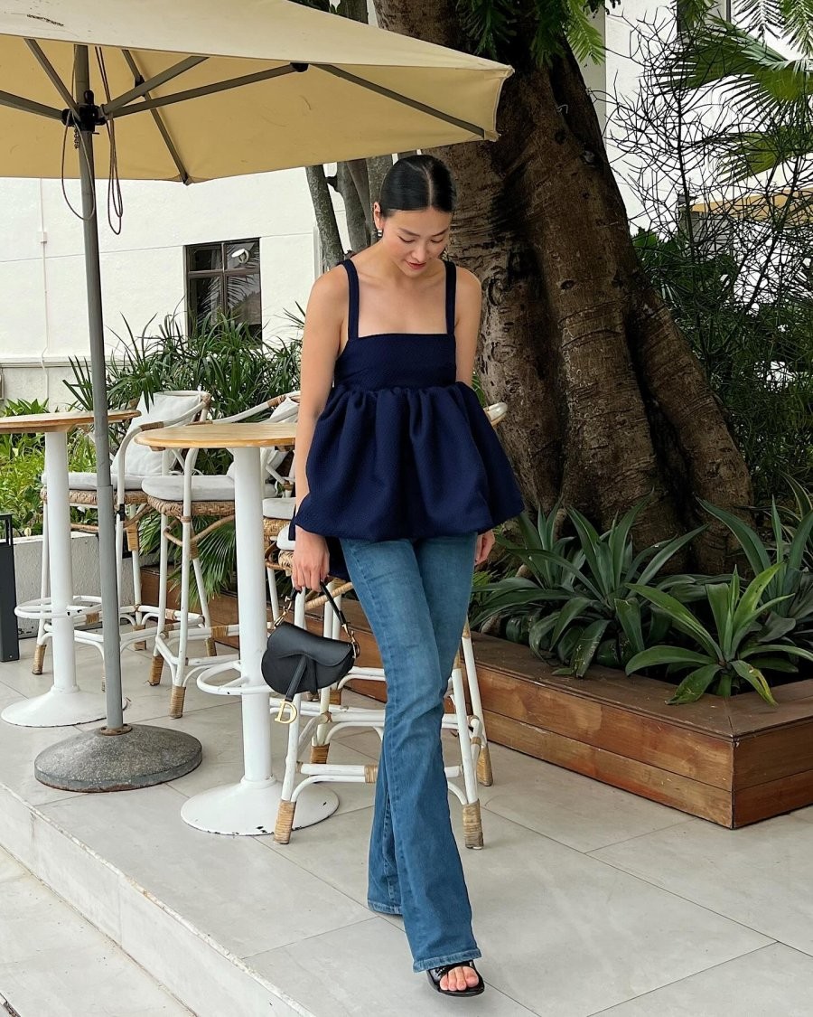 Mang trong mình phong cách cổ điển của thập niên 70, quần jeans ống vẩy từng có lúc 