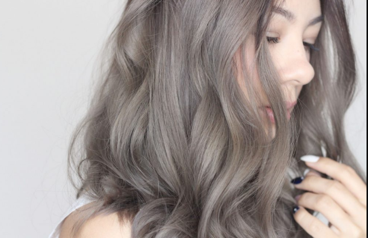 Khó có màu nào vừa cá tính, vừa tinh tế như nâu khói.