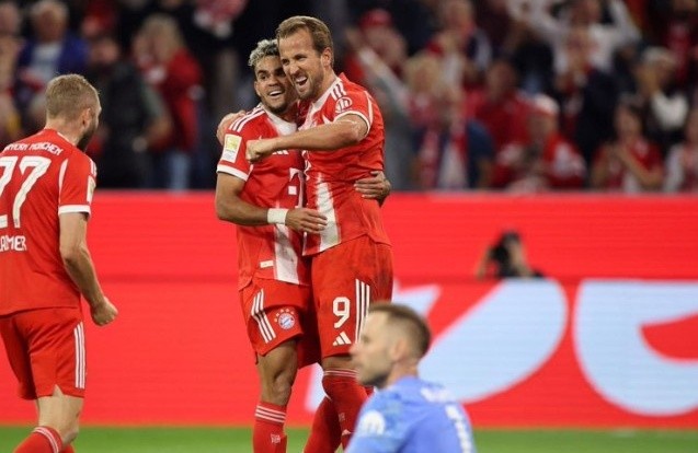 Bayern hủy diệt Leipzig.