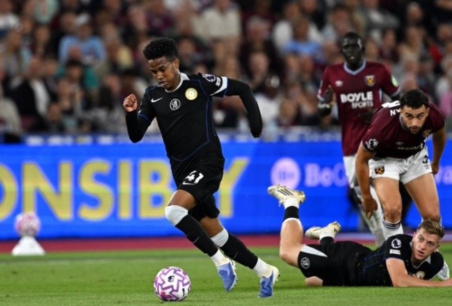 Estevao Willian – 8/10: Thay Cole Palmer, ban đầu mất bóng dẫn tới bàn thua, nhưng nhanh chóng thích nghi, kiến tạo cho Fernandez và tạo áp lực liên tục. Rời sân nhường Jamie Gittens phút 70.