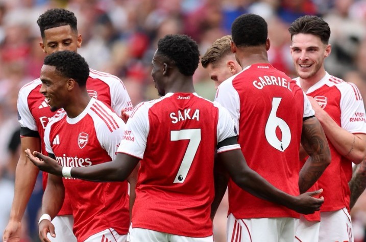 Arsenal dẫn trước Leeds 2-0 ở hiệp 1.