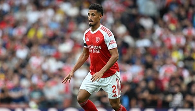 William Saliba – 7.5/10  Một trong những trận đấu nhàn nhã nhất của Saliba trong màu áo Arsenal. Hàng công của Leeds gần như không gây ra bất kỳ khó khăn nào cho anh.