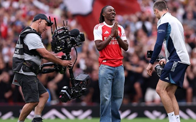 Eze đã đạt được ước mơ của mình khi khoác lên mình màu áo Arsenal.