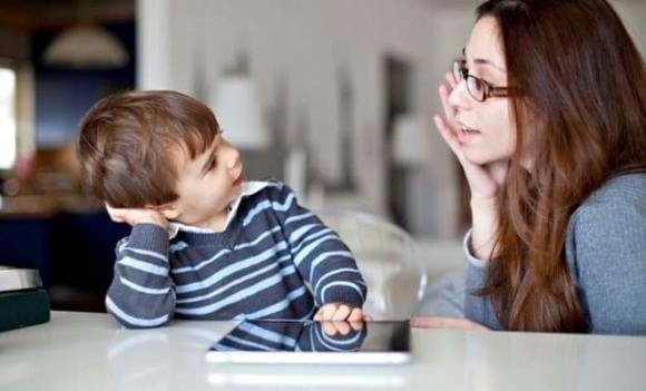 Trẻ thường né tránh nhiệm vụ, nhờ người khác làm thay.