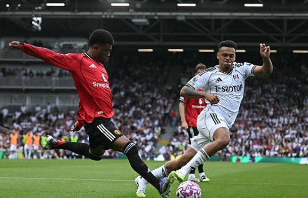 Amad Diallo (6.4/10):  Được xếp đá wing-back phải và đã hoàn thành tốt nhiệm vụ theo kèm Sessegnon trong hiệp một. Bị thay ra ngay sau giờ nghỉ có phần hơi khắc nghiệt khi HLV Amorim muốn thay đổi sơ đồ.