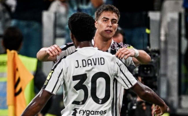 David ghi bàn cho Juventus.