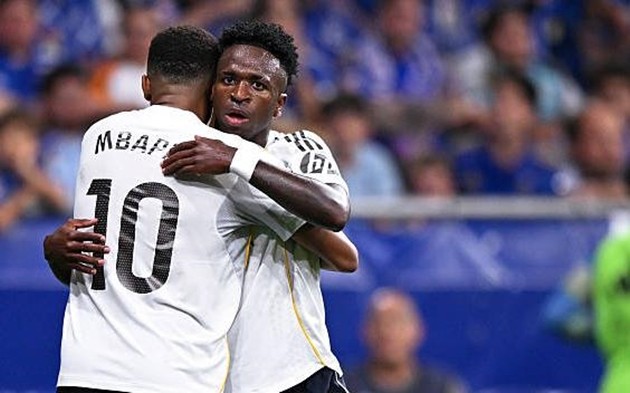 Kylian Mbappe và Vinicius Junior góp công giúp Real Madrid đánh bại Real Oviedo.