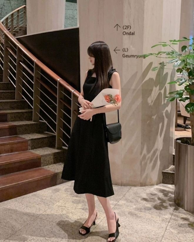 Bạn có thể thay thế bằng sandal gót thấp 3-5 cm, quai mảnh, hoặc giày đế xuồng bản nhỏ