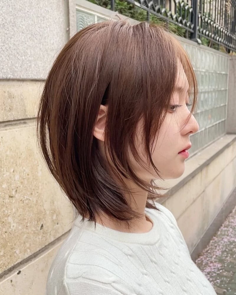 Lấy cảm hứng từ “Wendy cut” Hàn Quốc, phiên bản Nhật chú trọng sự bồng bềnh và nhẹ nhàng.