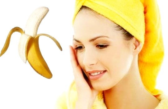 Với đặc tính kháng khuẩn nhẹ, chuối giúp làm sạch lỗ chân lông, giảm nguy cơ hình thành mụn viêm. 