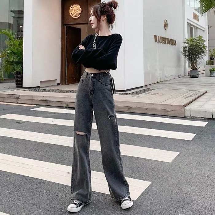 Quần quá dài, chạm đất còn gây luộm thuộm, khiến tổng thể thiếu sự tinh tế.