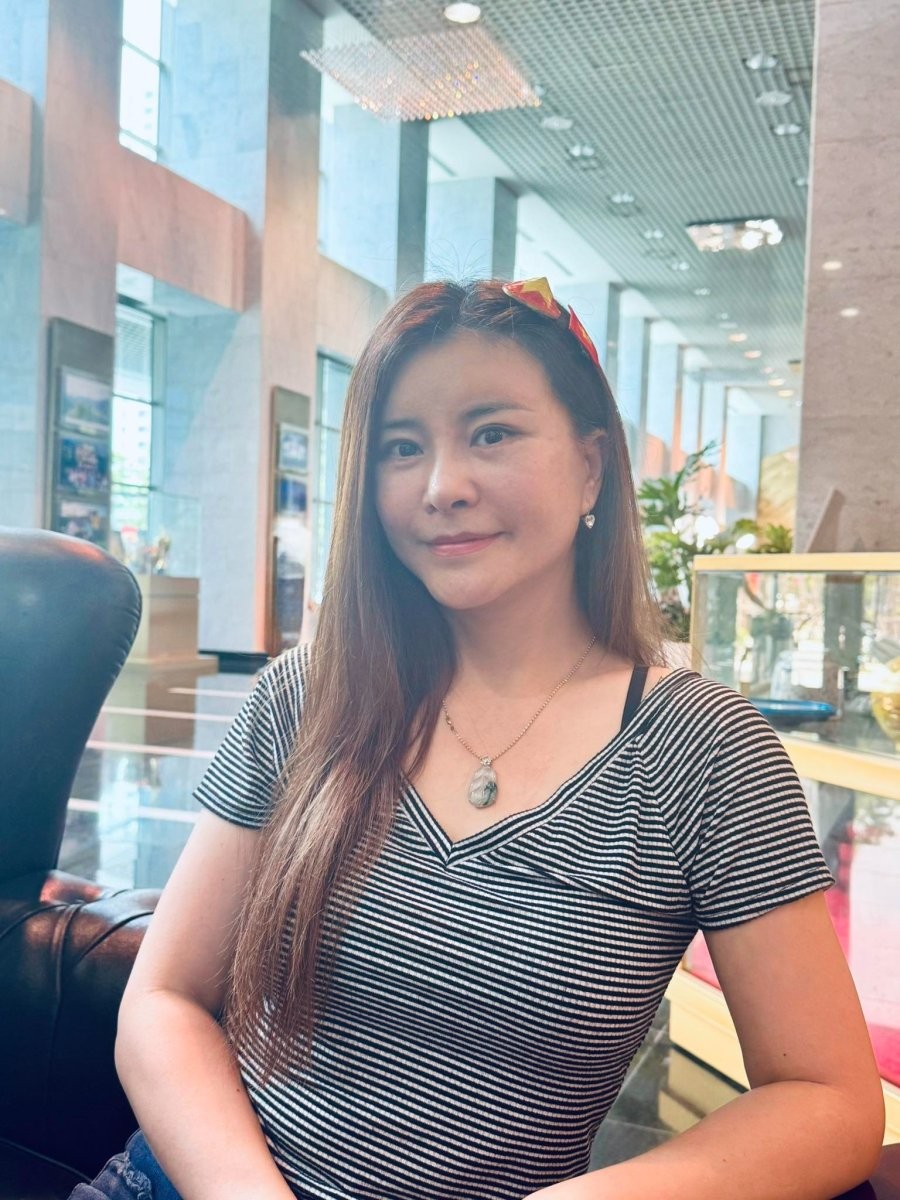 Nữ diễn viên tỏ ra hài lòng với quyết định phẫu thuật thẩm mỹ và không quá bận tâm trước những lời chê bai ngoại hình.