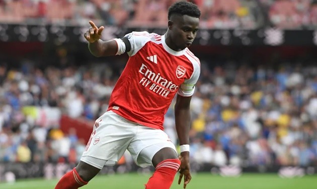 Saka đã dính chấn thương trong cuộc chạm trán giữa Arsenal và Leeds.