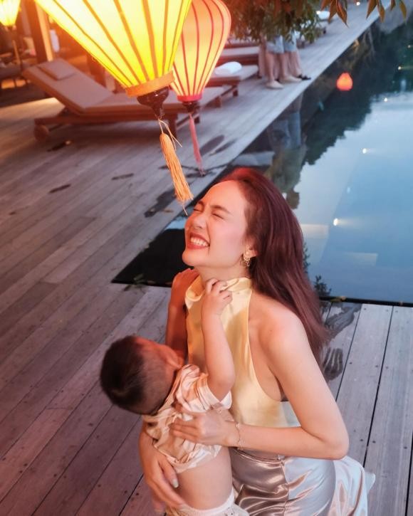 Minh Hằng gây choáng khi chi số tiền 