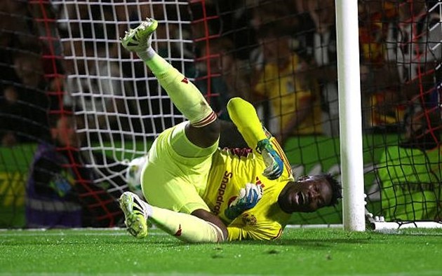 Ruben Amorim bảo vệ Andre Onana sau trận thua tại Carabao Cup.