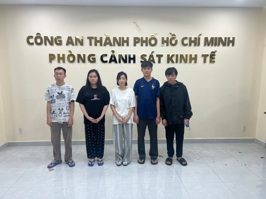 Theo thông tin từ Công an TP.HCM, tối 27/7 lực lượng chức năng đã kiểm tra hành chính quán bar Lava trên đường Hai Bà Trưng.