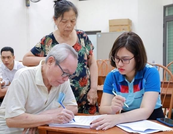 Một điểm đáng chú ý là nghị định quy định chặt chẽ hơn về cơ chế thu - chi, bảo đảm quyền lợi của người nghỉ hưu và người hưởng trợ cấp không bị chậm chi trong bất kỳ tình huống nào.