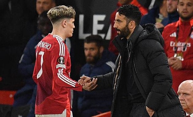 Ruben Amorim quyết định đẩy Alejandro Garnacho khỏi Manchester United.