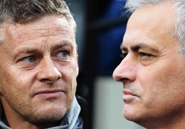 Solskjaer và Mourinho vừa đồng loạt bị sa thải. 