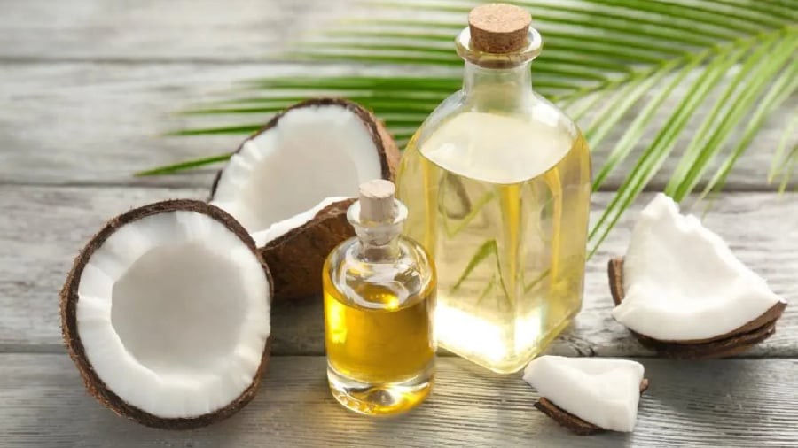 Uống dầu dừa mang lại nhiều lợi ích cho sức khỏe.