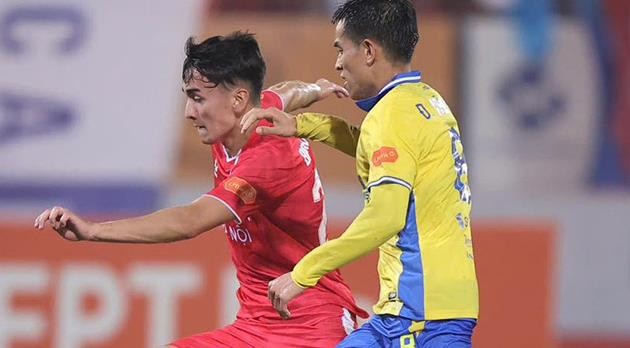 Brandon Ly có 10 phút thi đấu đầu tiên ở V.League.