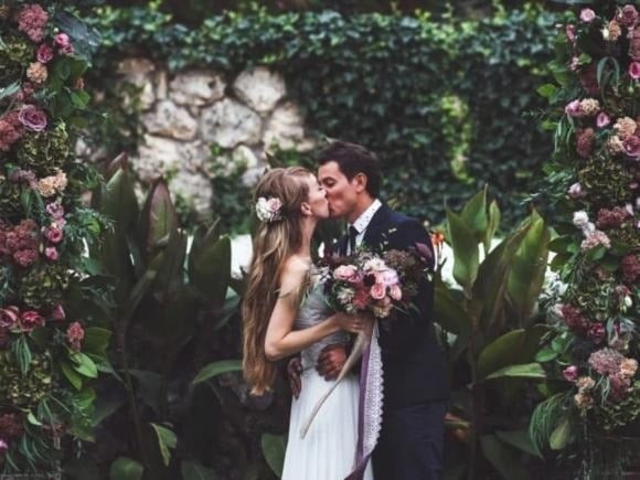 Một gương mặt đẹp hay vóc dáng quyến rũ chưa bao giờ là đủ.