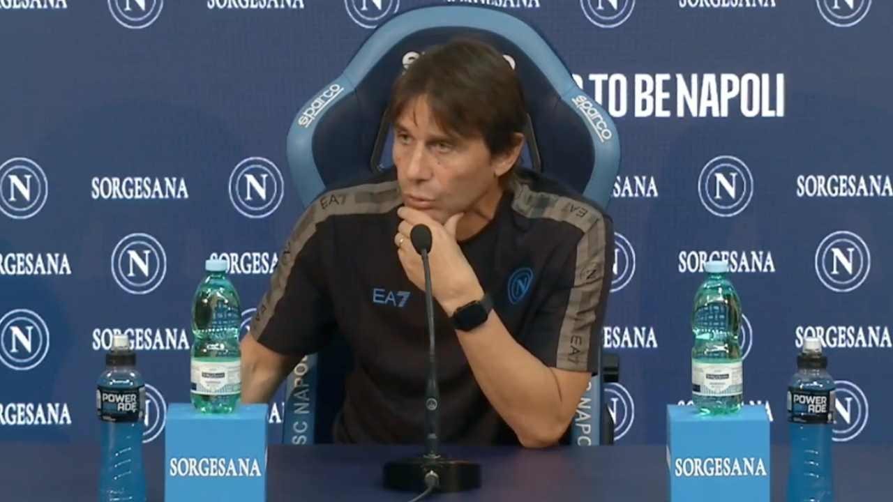 Conte hài lòng với màn trình diễn của các học trò.