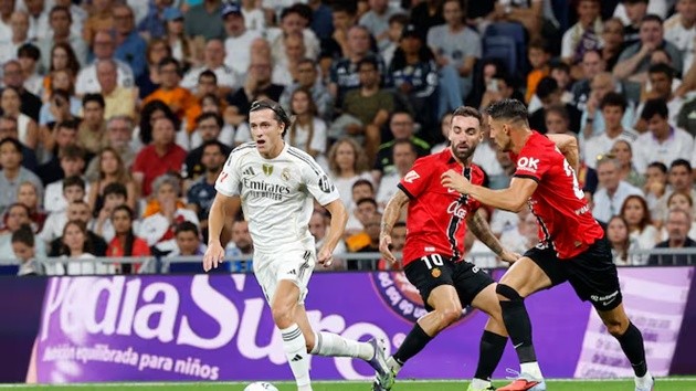 Alvaro Carreras trở thành hậu vệ trái số 1 của Real Madrid