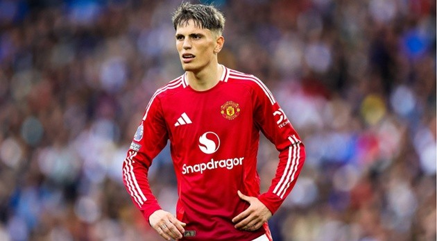 Garnacho rời Man Utd đến Chelsea