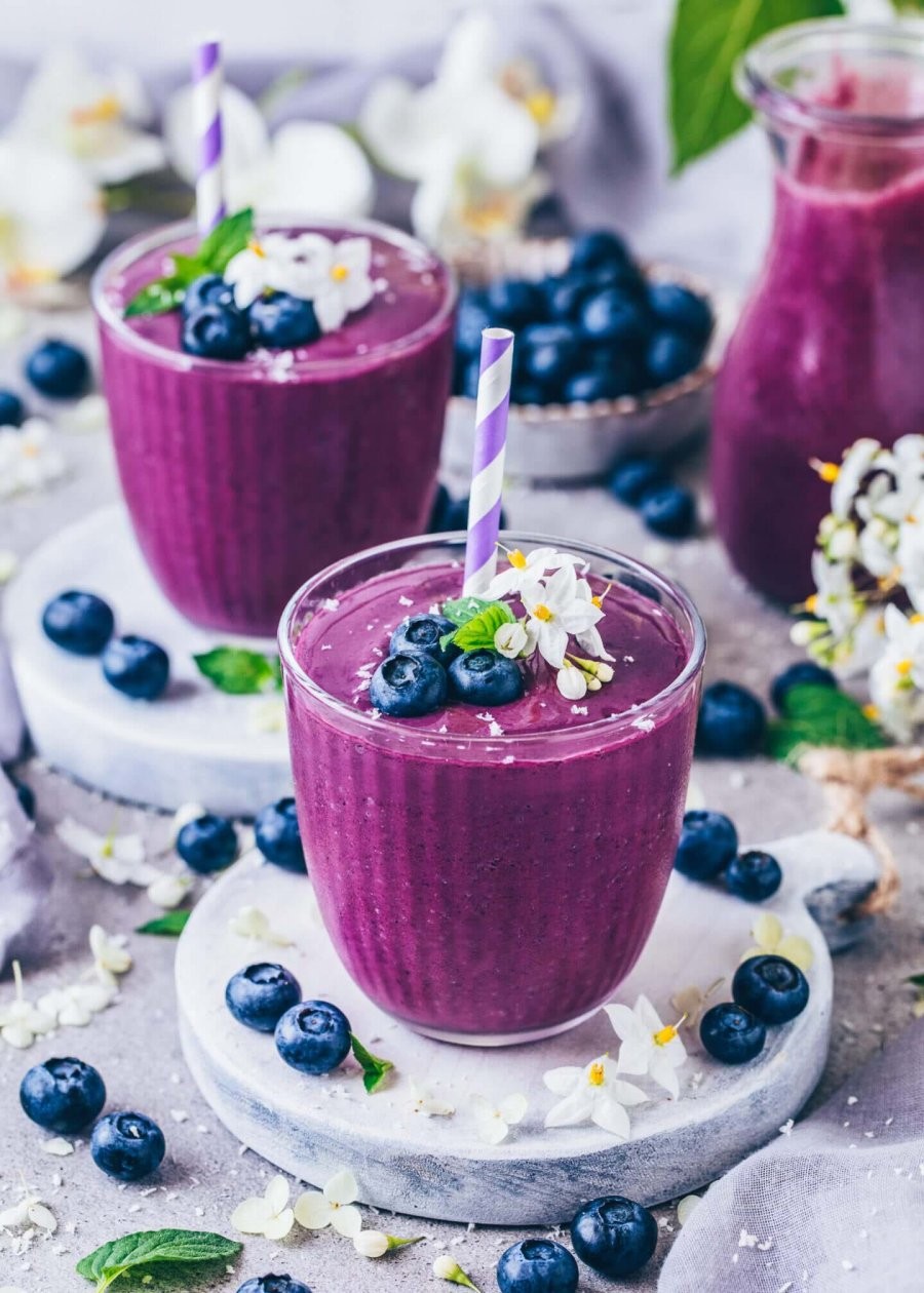 Việt quất là một trong những thực phẩm màu tím được yêu thích nhất nhờ chứa hàm lượng chất chống oxy hóa cao cùng khả năng bảo vệ thận khỏi tổn thương do gốc tự do