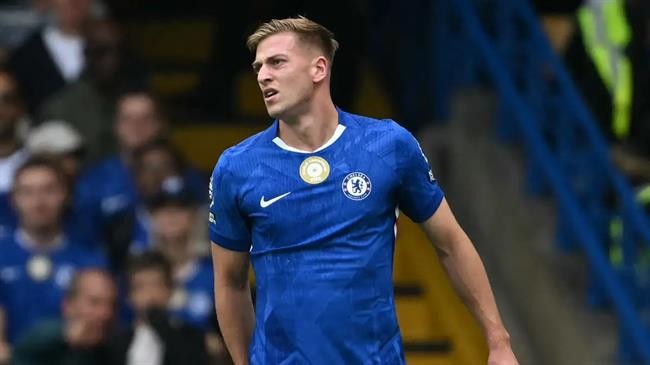 Delap chấn thương khiến hàng công Chelsea mỏng manh.