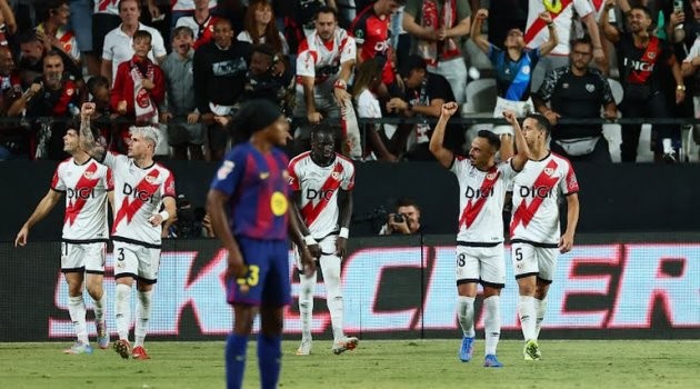 Rayo Vallecano chơi xuất sắc trước Barca.