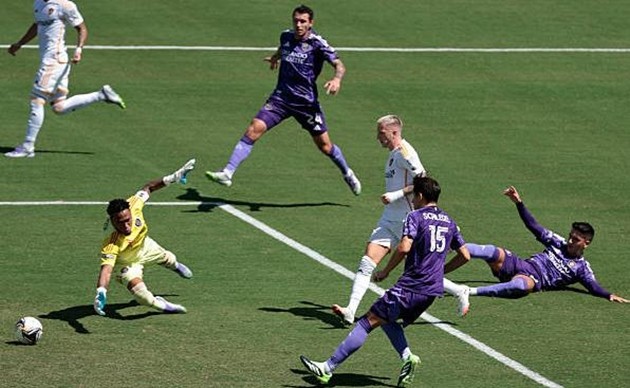 Marco Reus ghi bàn giúp LA Galaxy đánh bại Orlando City.